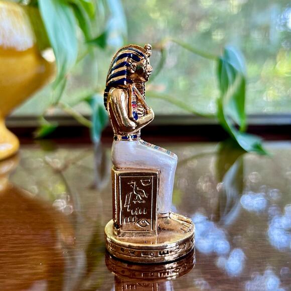 Vintage Egyptian Pharaoh Figurine – Gold & Enamel King Tut Statue – 2.75” Tall - Picture 4 of 10